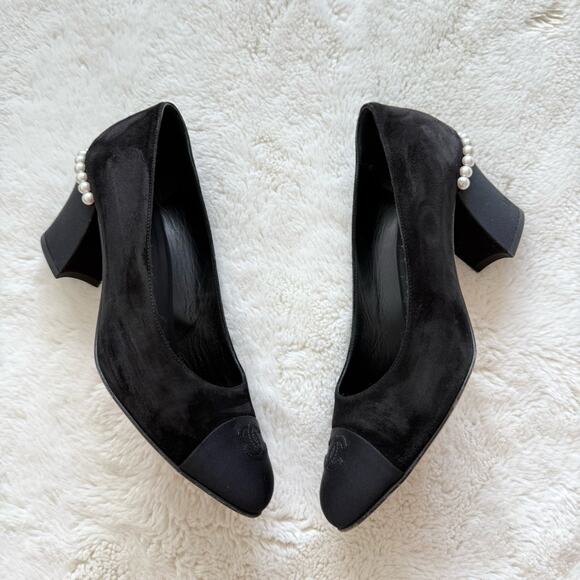 CHANEL women suede heels with pearls  size 38C EU Authentic - Picture 1 of 9